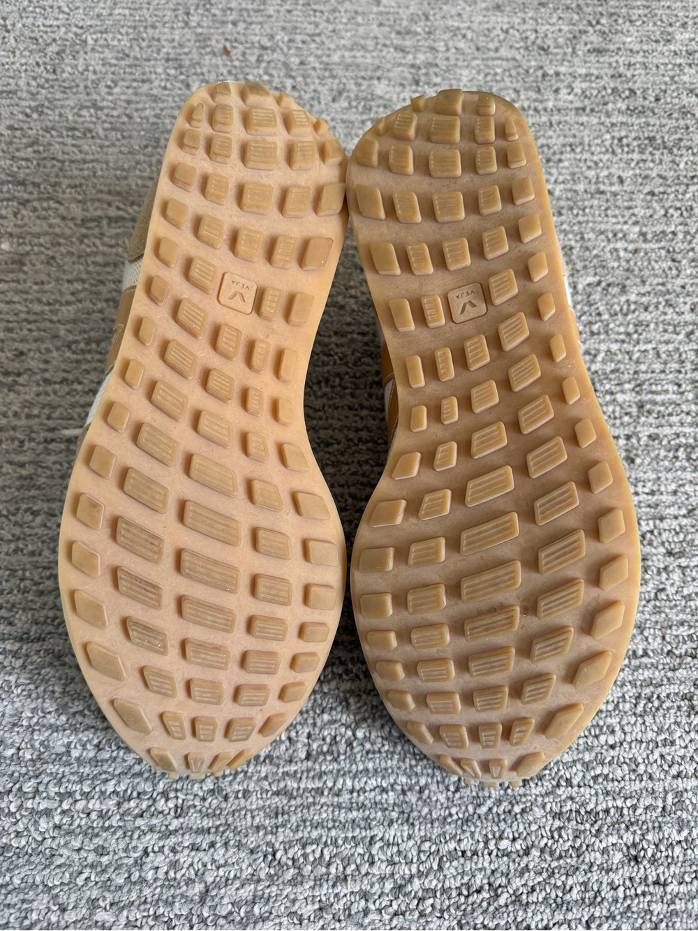 Veja Women’s Beige and Tan Retro Sneakers - Picture 5 of 6